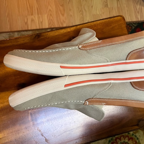 Tommy Bahama Men’s Calderon Venetian Slip-on Loafer - Picture 2 of 7